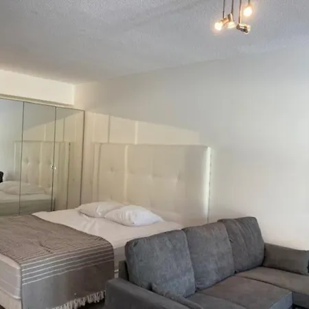 181, Port Nature, Au Village Naturiste