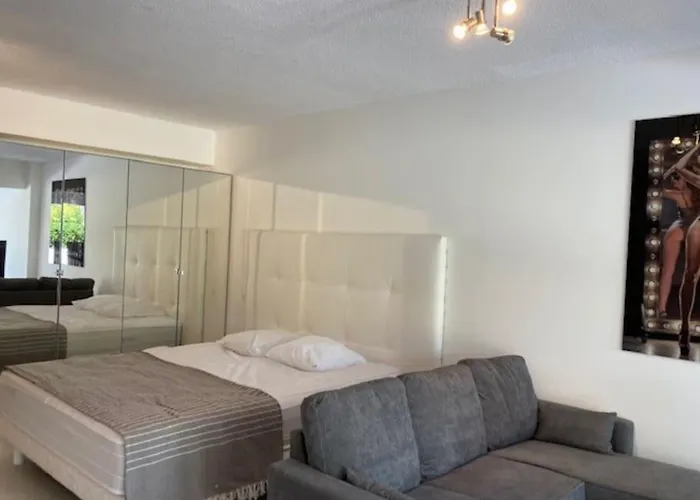 181, Port Nature, Au Village Naturiste